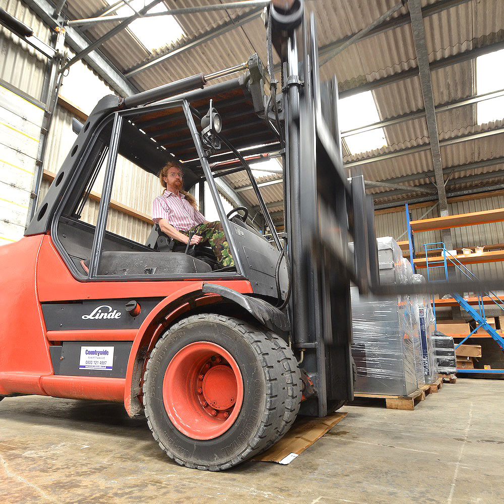 Unloading and loading in Gloucestershire